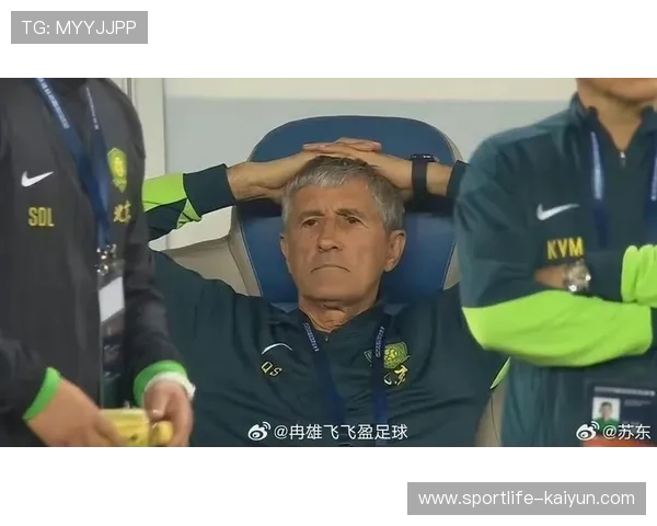 足球比赛中球星遭遇猛烈指责画面曝光 引发网友热议与反思