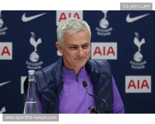 足球百大球星卡排行榜揭晓 盘点足坛顶尖球员的传奇时刻与影响力